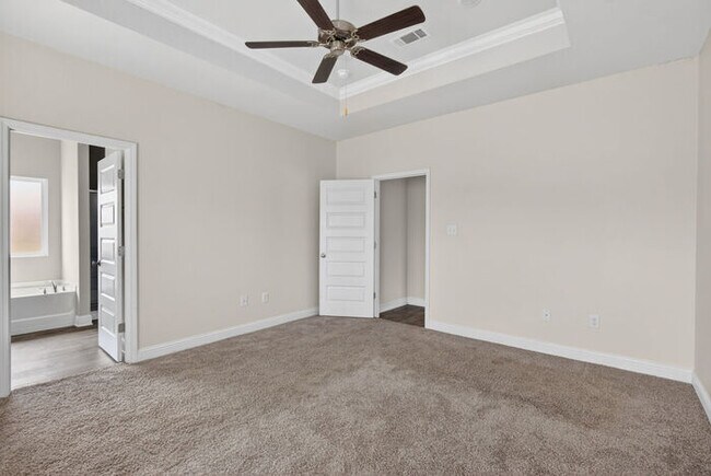 Building Photo - 15610 Ridge Ct