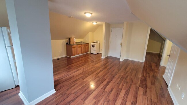 Building Photo - 104 Sherman Ave