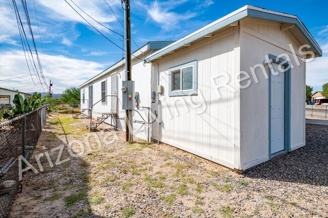 Building Photo - SPACIOUS & AFFORDABLE