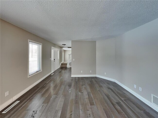 Building Photo - 11893 Dunhill Rd