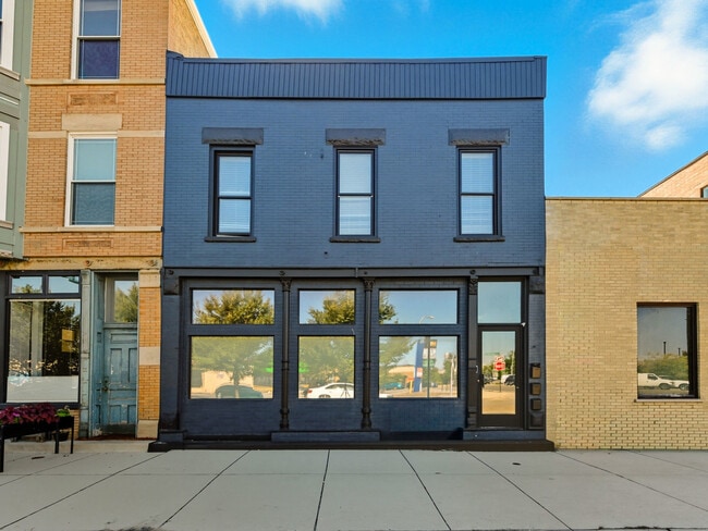 Primary Photo - 2370 N Elston Ct