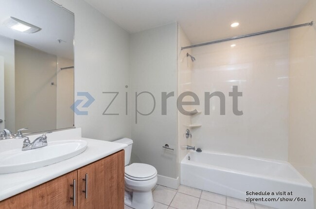 Building Photo - 438 W Grand Ave