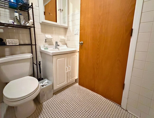 Building Photo - 3451 N Halsted St