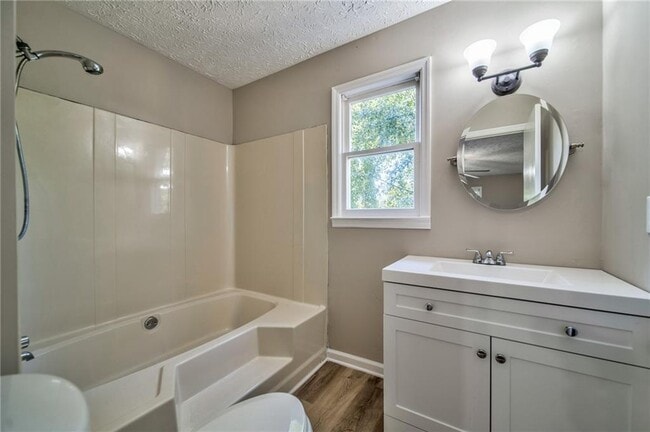 Building Photo - 216 Cedar Valley Ct