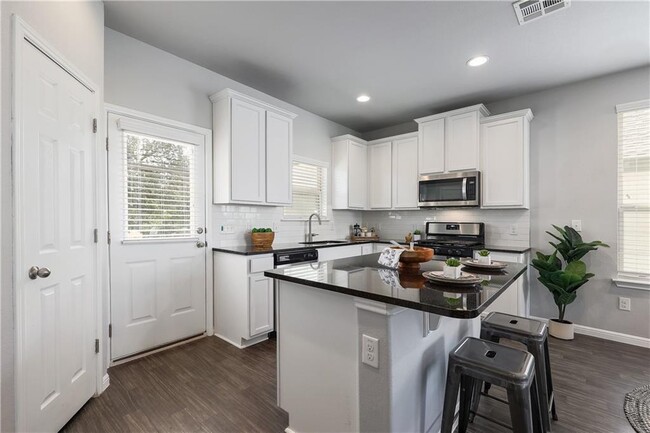 Building Photo - 444 Red Matador Ln