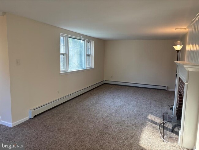 Building Photo - 1043 Thrush Ln