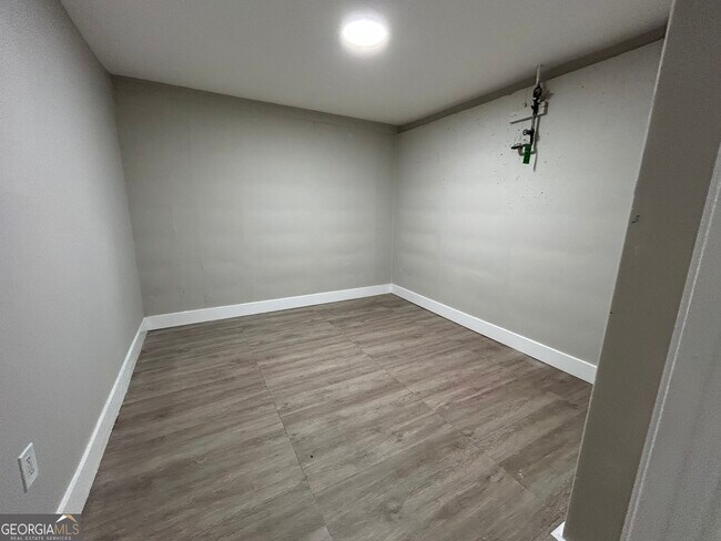 Building Photo - 2715 White Blossom Ln