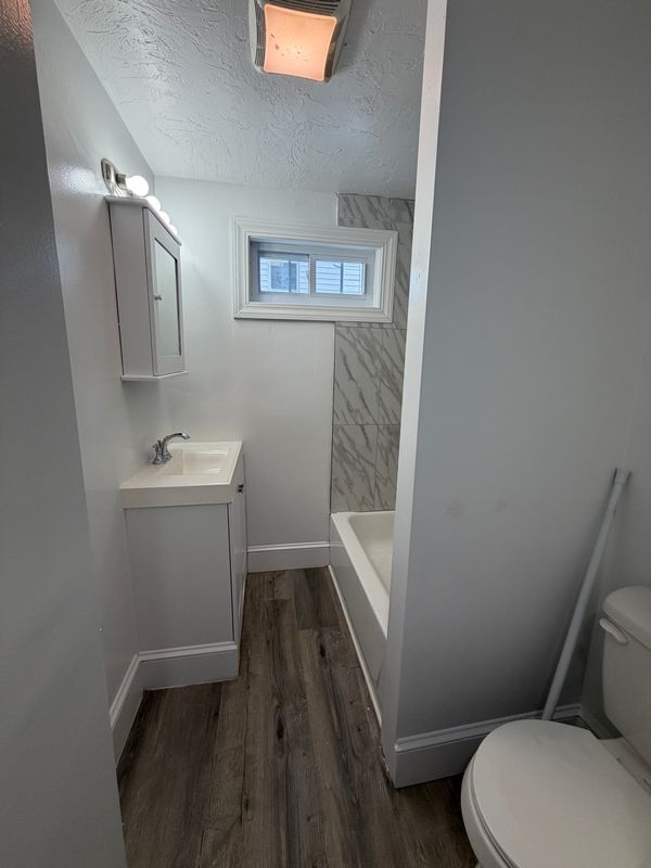 Building Photo - 82 Carpenter St