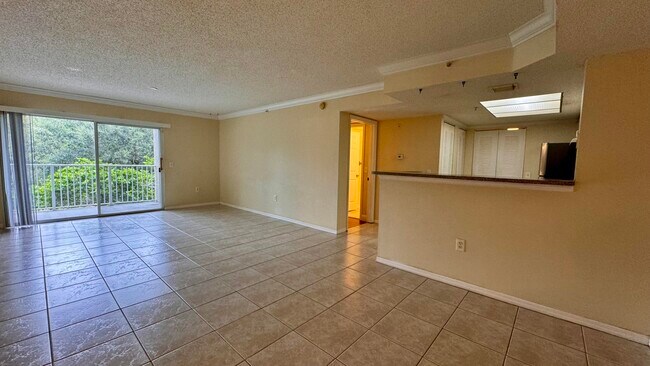 Building Photo - 5055 Wiles Rd
