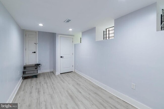 Building Photo - 5111 Willows Ave