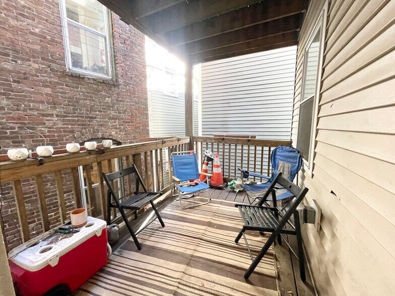 Primary Photo - 93A Hillside St