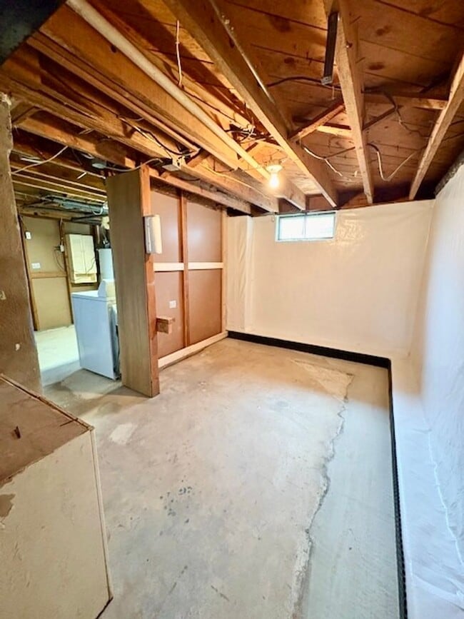 Building Photo - 6007 Crawford Dr