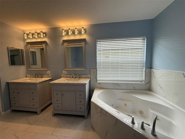 Building Photo - 212 Arbor Woods Cir