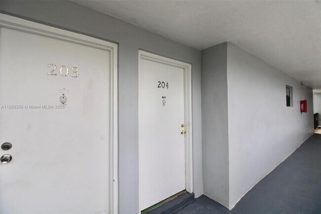 Building Photo - 13870 SW 62nd St