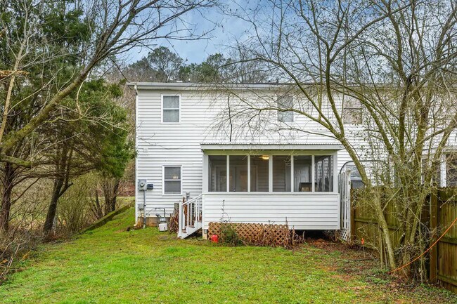 Building Photo - 10 Jill Ln