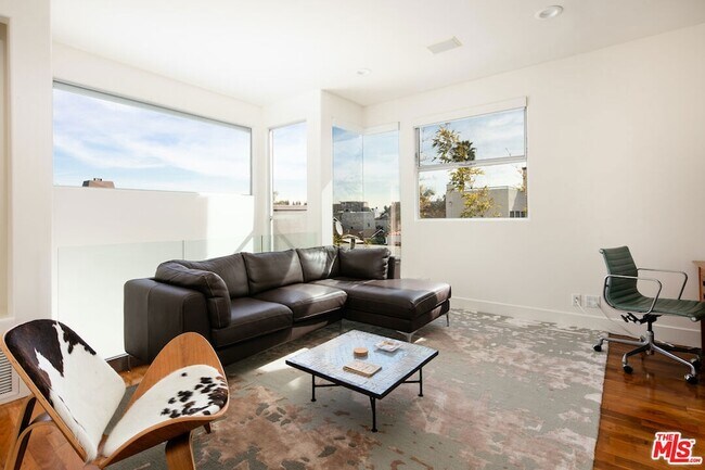 Building Photo - 2217 Grand Canal