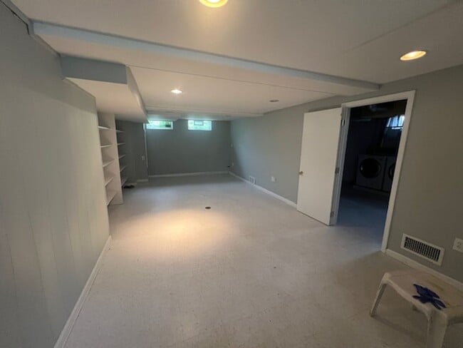 Building Photo - Beautiful Single Family Home in Fraser! AV...