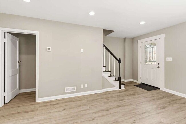 Building Photo - 3482 Dunhaven Rd