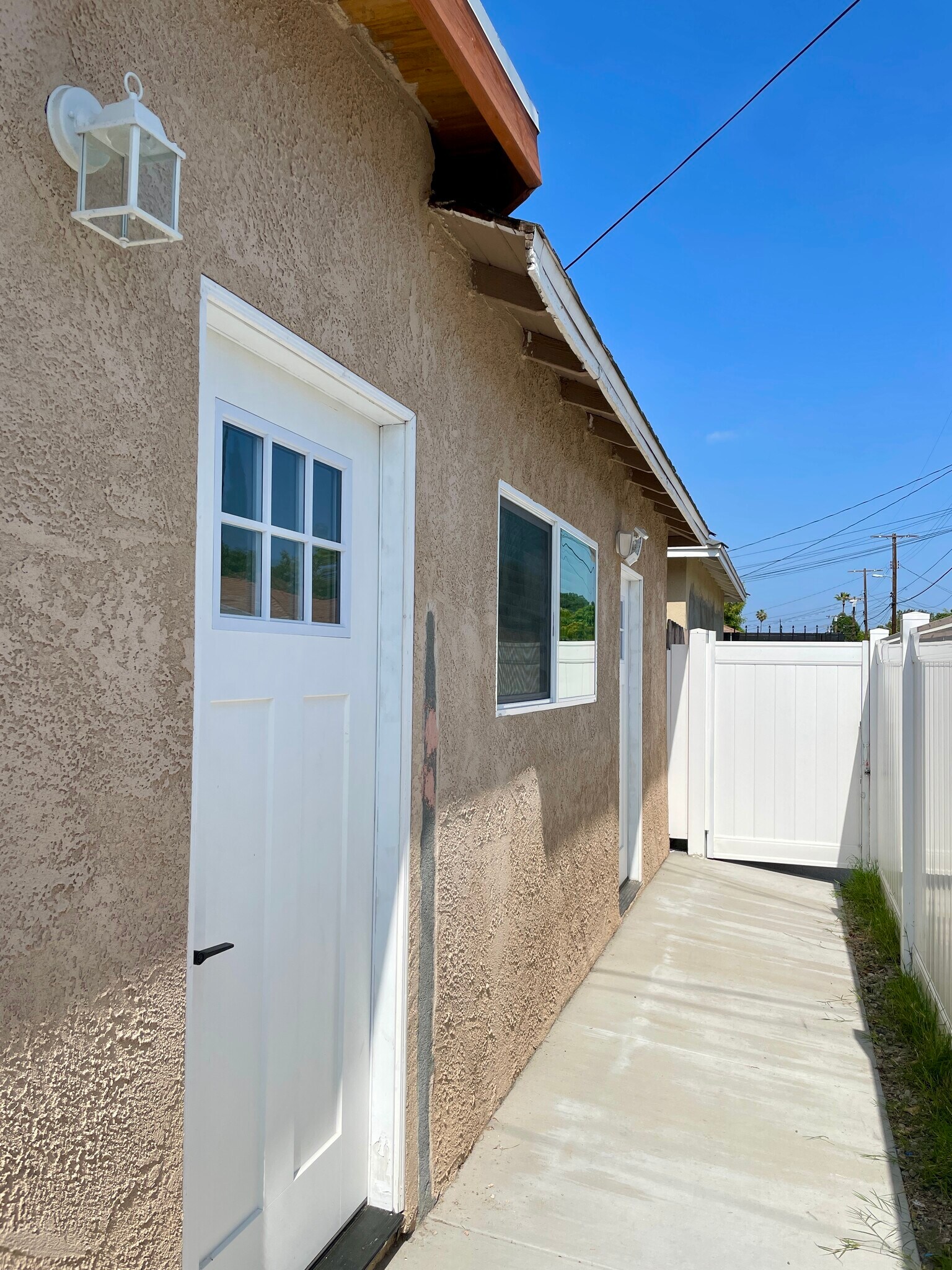 Building Photo - 19934 Saticoy St