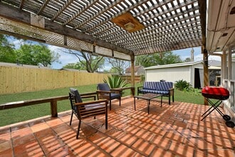 Building Photo - 4510 Beechcraft St