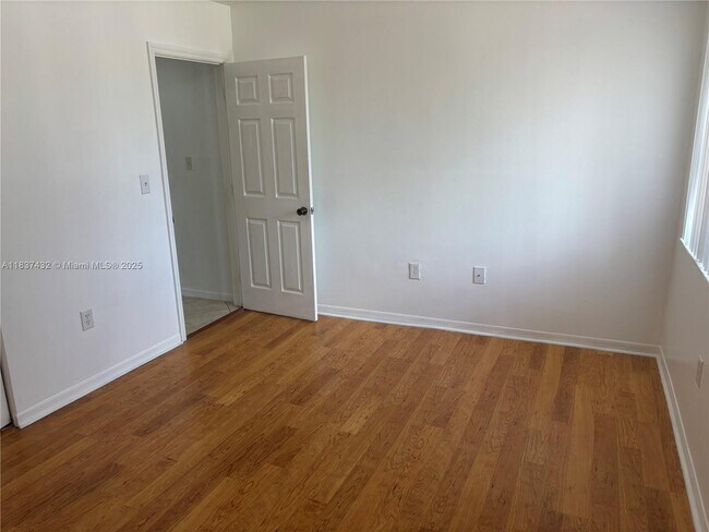 Building Photo - 9620 SW 138th Ave