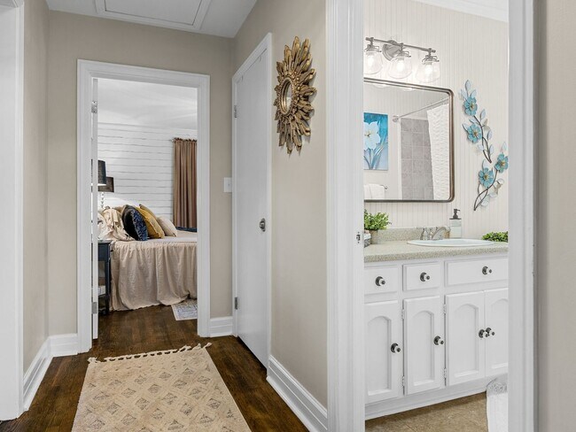 Building Photo - Immaculately Maintained 2 BR, 1 BA Short-Term Rental in Greer NO APPLICATION FEE if APPROVED