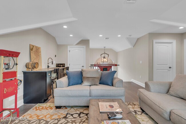 Building Photo - 2118 Edgewood Pl