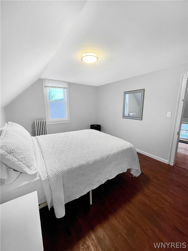 Building Photo - 36 19th St