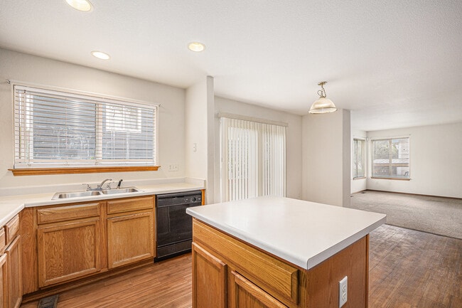 Building Photo - 1150 S Chester St