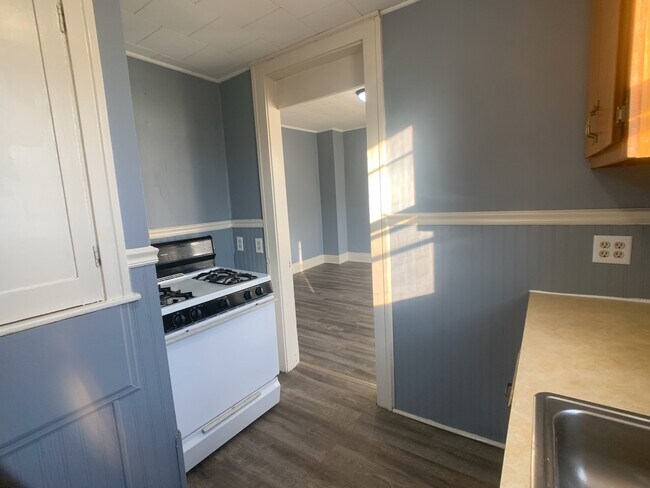 Building Photo - 1344 Walnut-