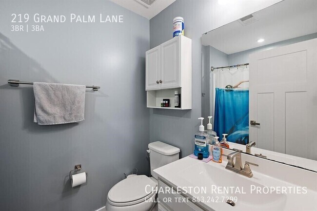 Building Photo - 219 Grand Palm Ln