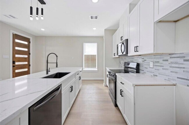 Building Photo - 9212 Jutland Rd