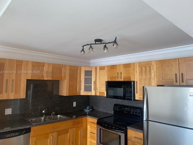 Building Photo - 3800 S Ocean Dr