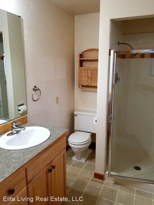 Building Photo - 2 br, 2 bath House - 4709 Phinney Ave N