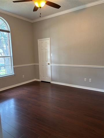Building Photo - 8026 Palisades Dr
