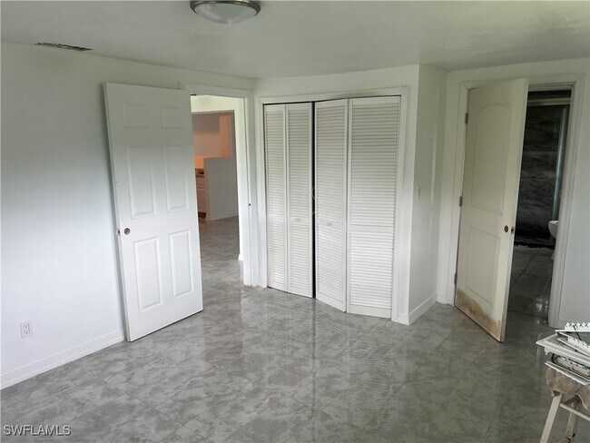 Building Photo - 160 Brooks Rd