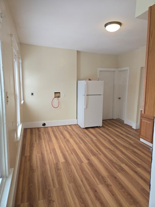 Building Photo - 705-09 South Ave