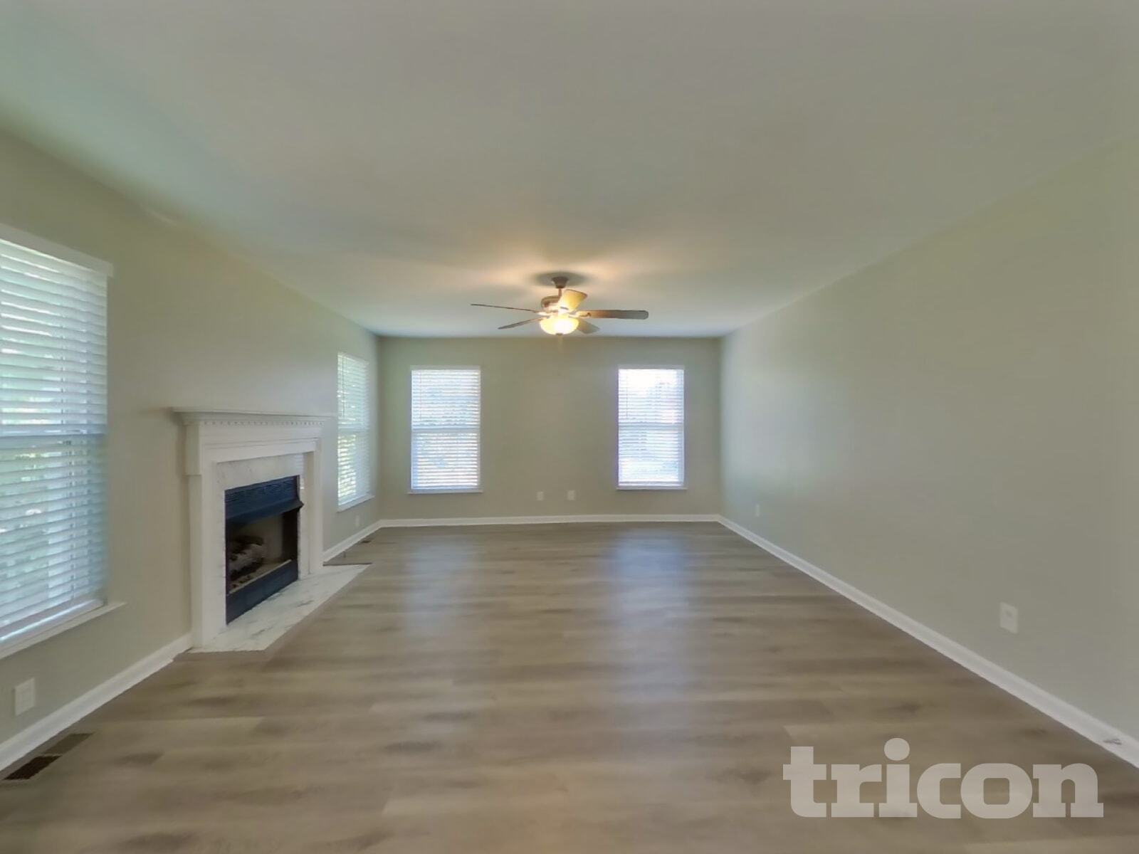 Building Photo - 2536 Bayview Dr