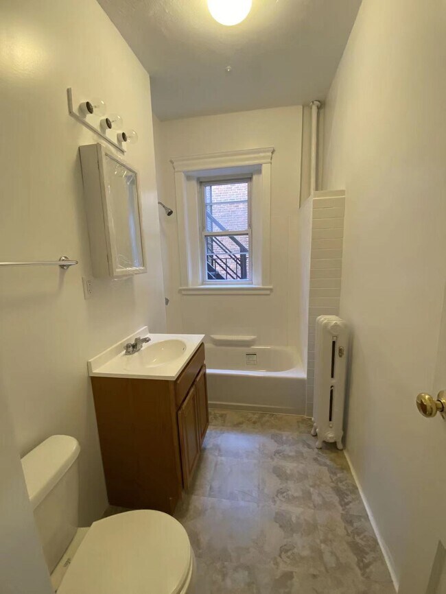 Building Photo - 5 Walbridge St