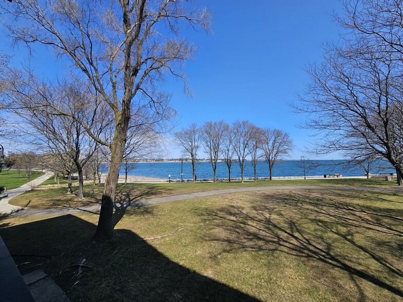 Primary Photo - 65 N Point Dr