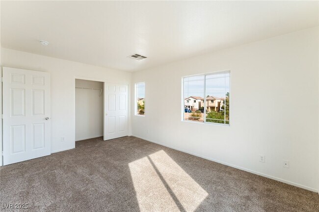 Building Photo - 4045 Puebla St