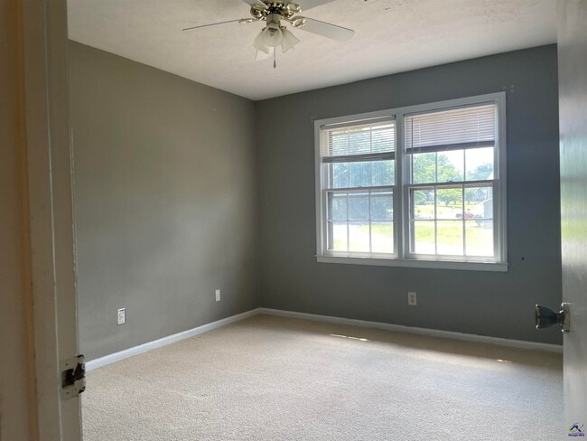Building Photo - 112 Country Wood Trail