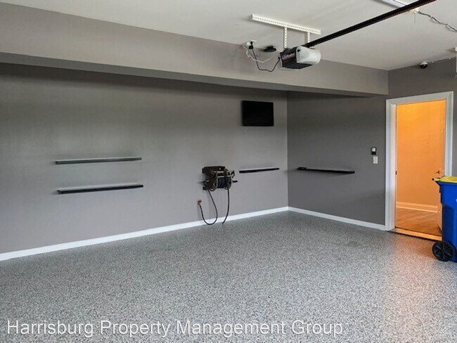 Building Photo - 3 br, 2.5 bath House - 782 Winding Ln