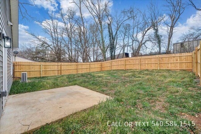 Building Photo - 1424 Varnell Ave NE