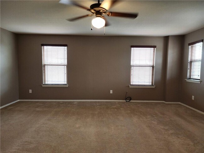 Building Photo - 222 Telluride Dr