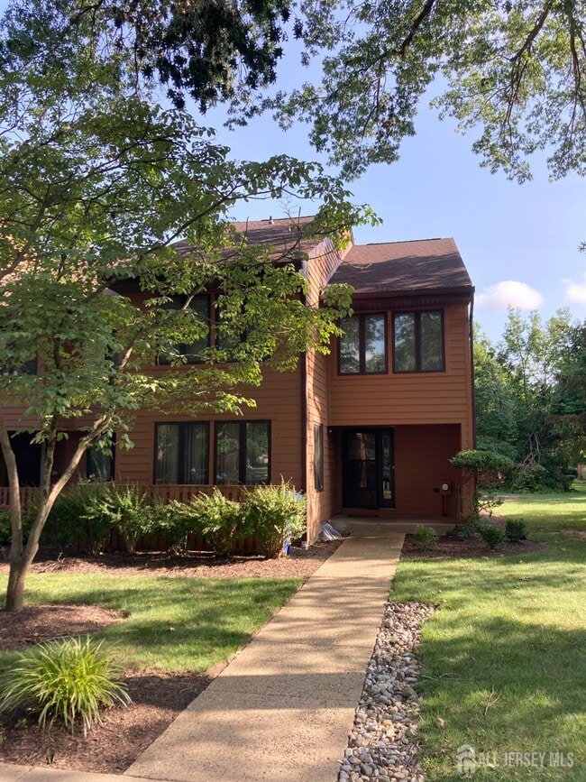 Building Photo - 61 Sayre Dr