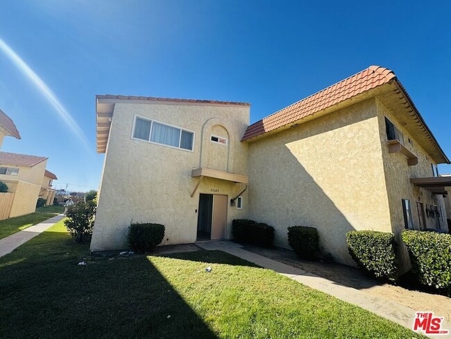 Building Photo - 43609 Stanridge Ave