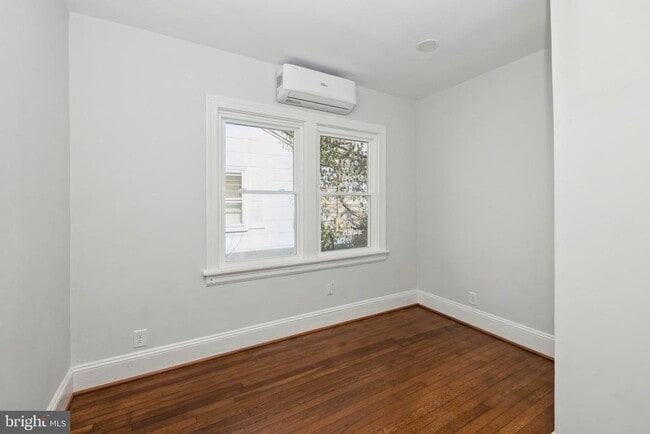 Building Photo - 3406 Stockton St