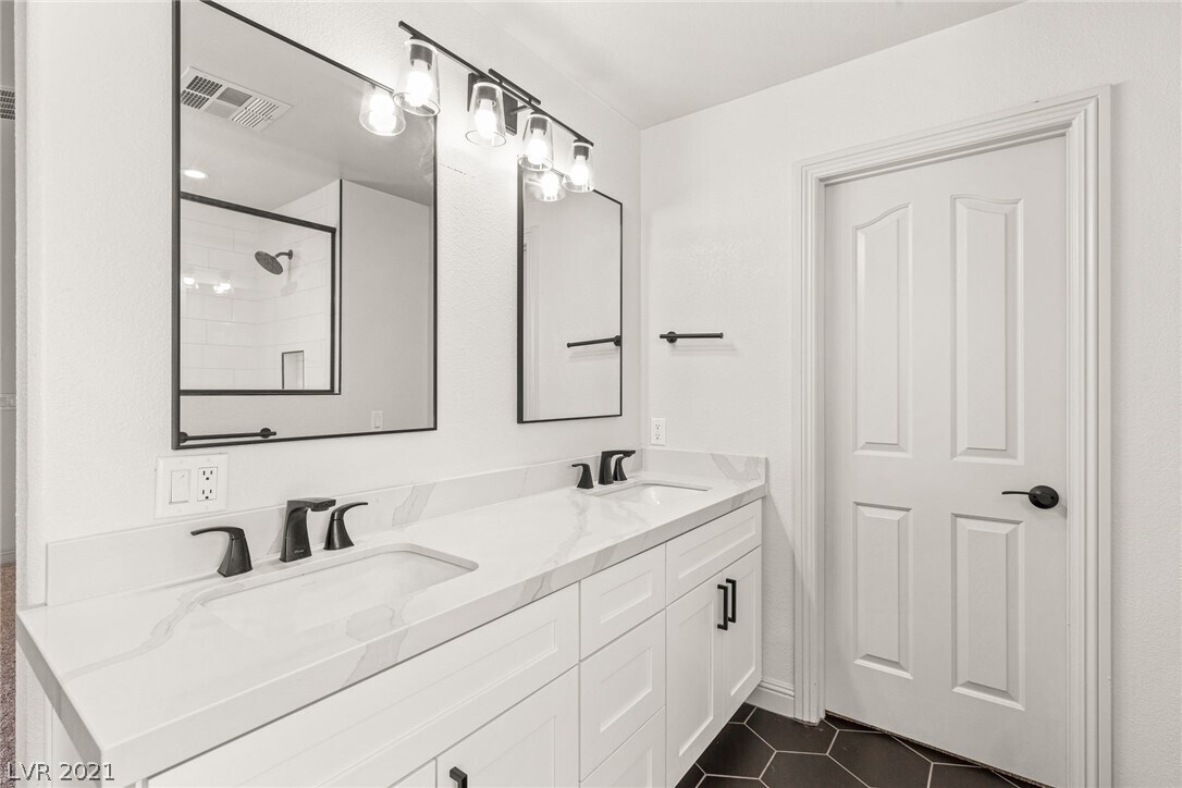 Master Shower - 1165 Cottonwood Ranch Ct