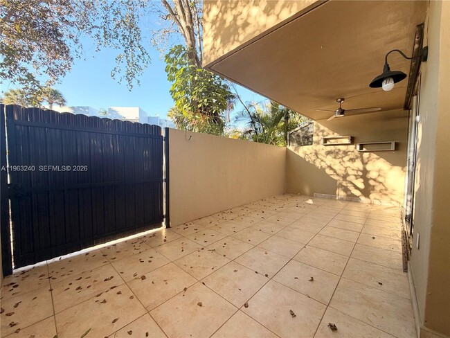 Building Photo - 10835 SW 112th Ave